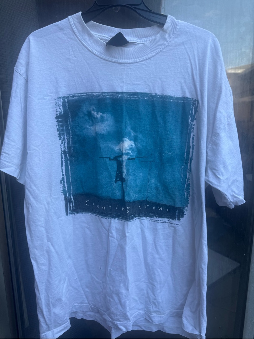 Vintage counting crows band concert T-shirt, distressed with some holes